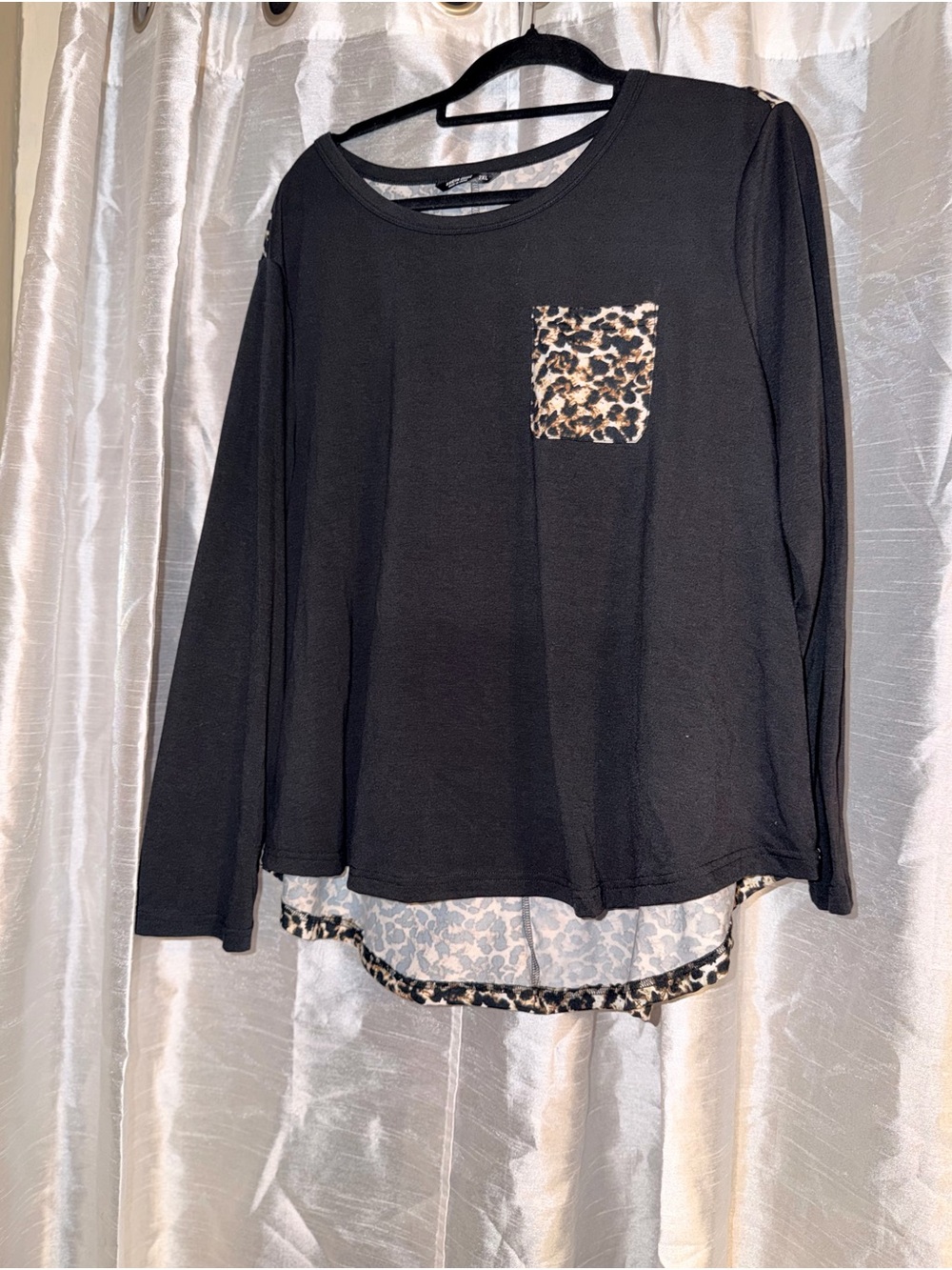 SHEIN Black Long-Sleeve Top with Leopard Pocket and Layered Hem